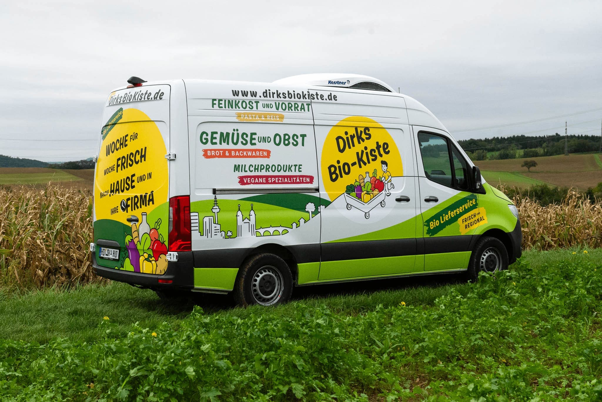 Bio-Lieferdienst Dirks Biokiste – rechte Seitenfläche des Lieferwagens mit klarer Botschaft für Frische und Regionalität